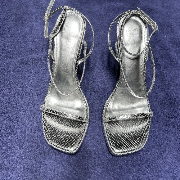 Marc Fisher Women's Katin Metallic Ankle Strap Shoes 8.5 Lightly Pre -Loved $29 - Picture 2 of 11